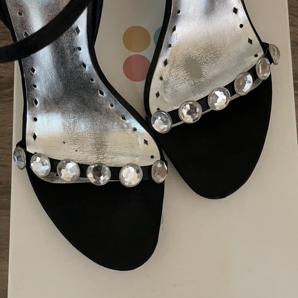 BCBGirls satin sandals - Picture 3 of 5